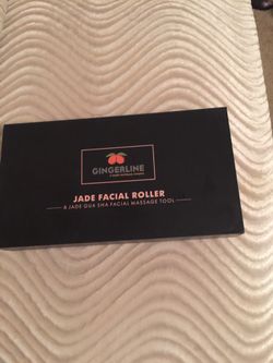 Gingerline Jade Roller and Gua Sha Facial Massage Tool Set