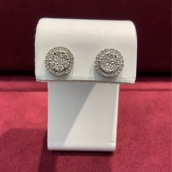 14K Clus Diamond Earrings 2.6 Grms