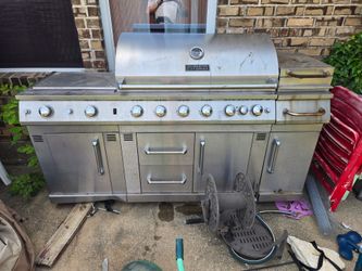 2 BBQ Grills