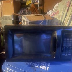 Small Room Refrigerator And Microwave 