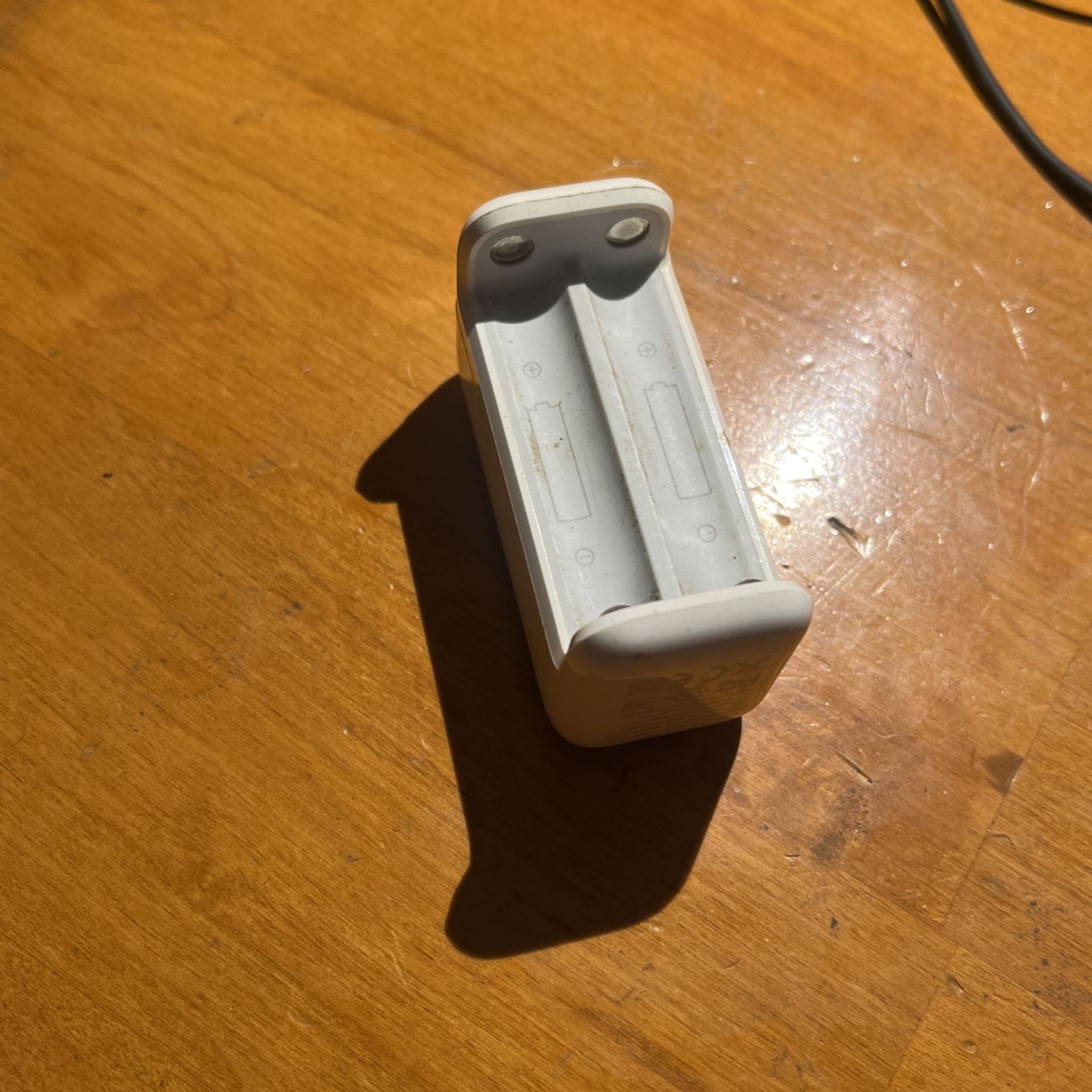 Apple AA battery Charger