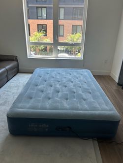 Queen air mattress