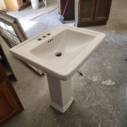 22 In Petal Stool With Stand