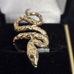 14kt Snake Ring With Gem Stone Eyes