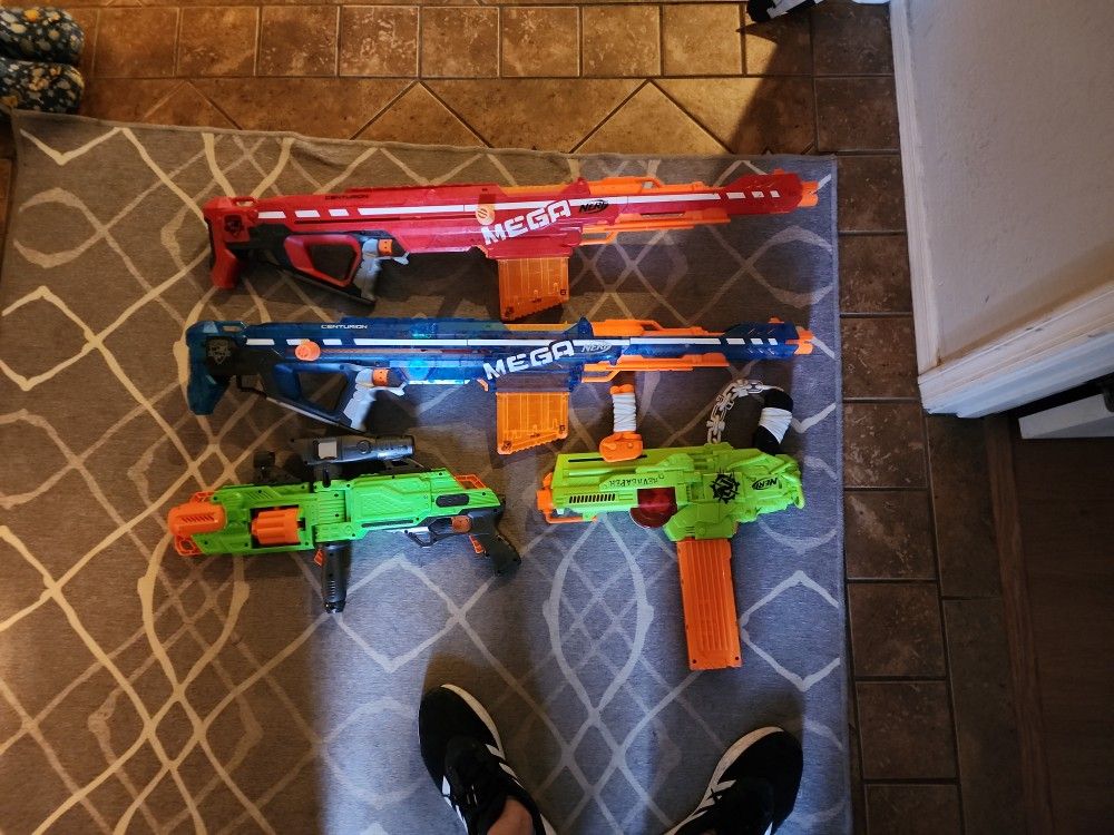 4 Nerf Guns