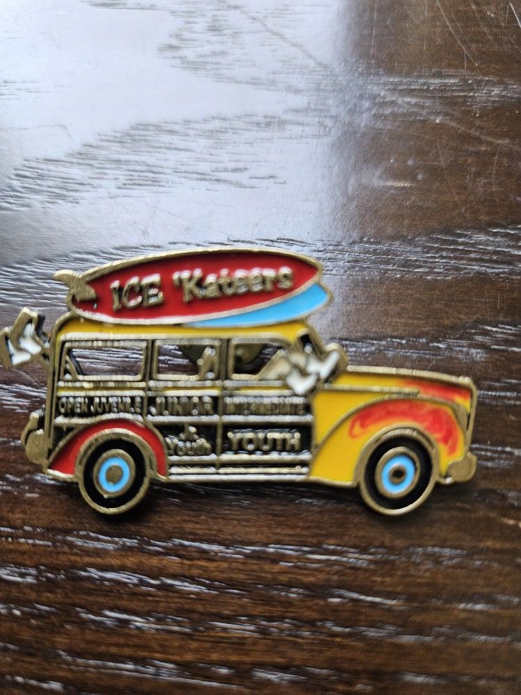 Disney ICE KATEERS pin (Rare)