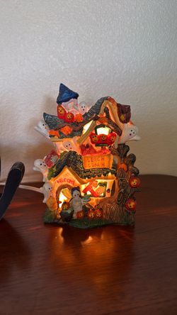 Halloween decor haunted houses