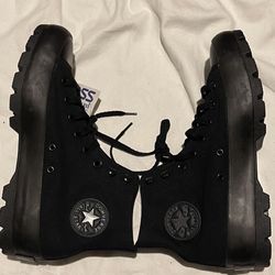 Brand New Unisex Converse (9.5)