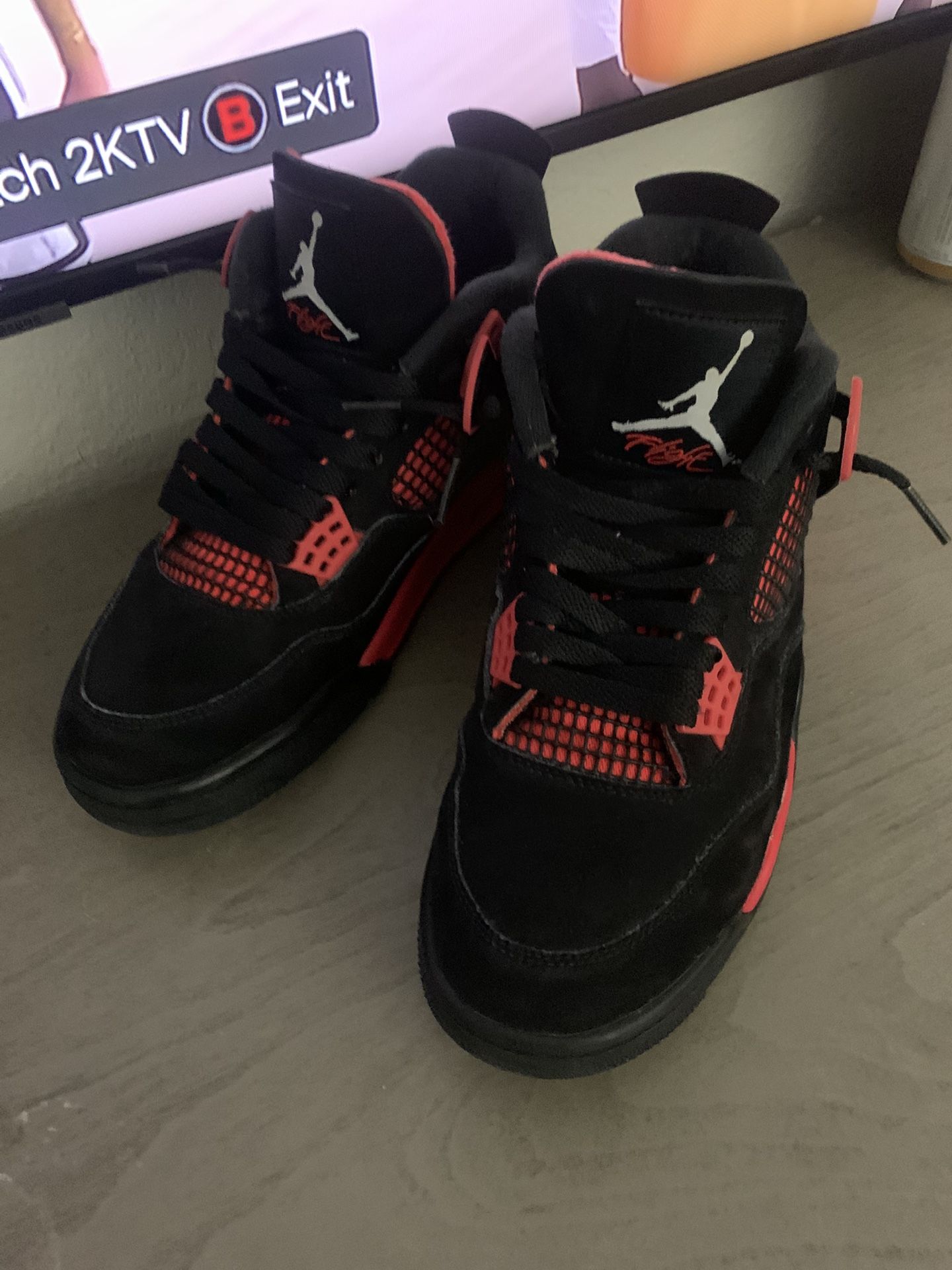 AUTHENTIC ✔️ Jordan 4 Red Thunder Size 9