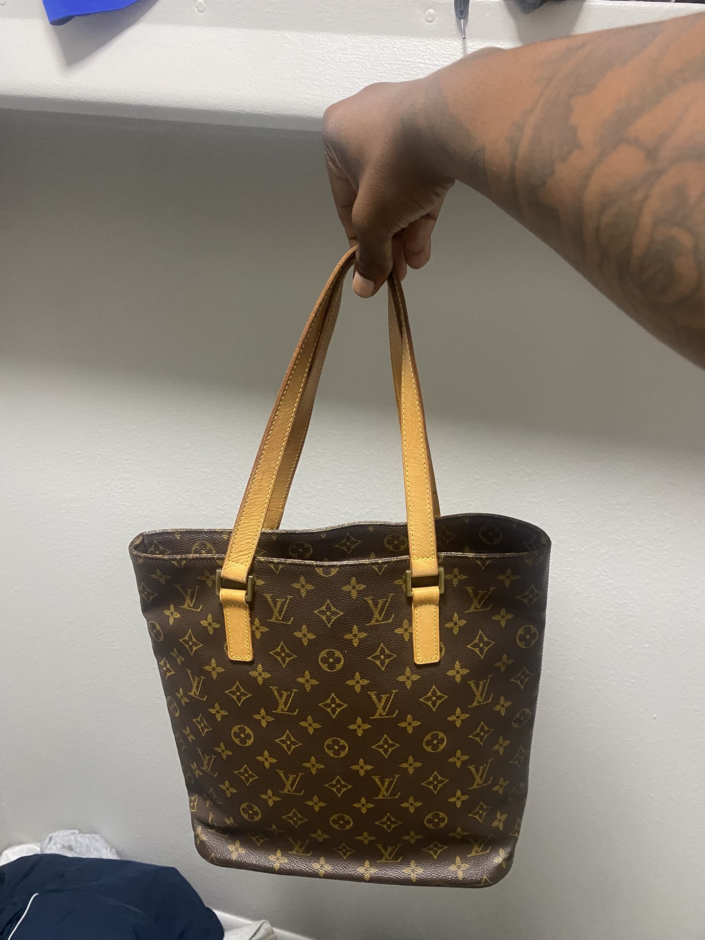 AUTHENTIC LV PURSE