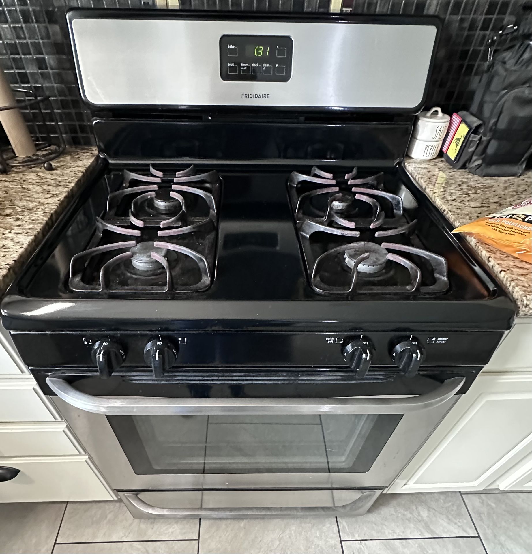 Frigidaire Stove