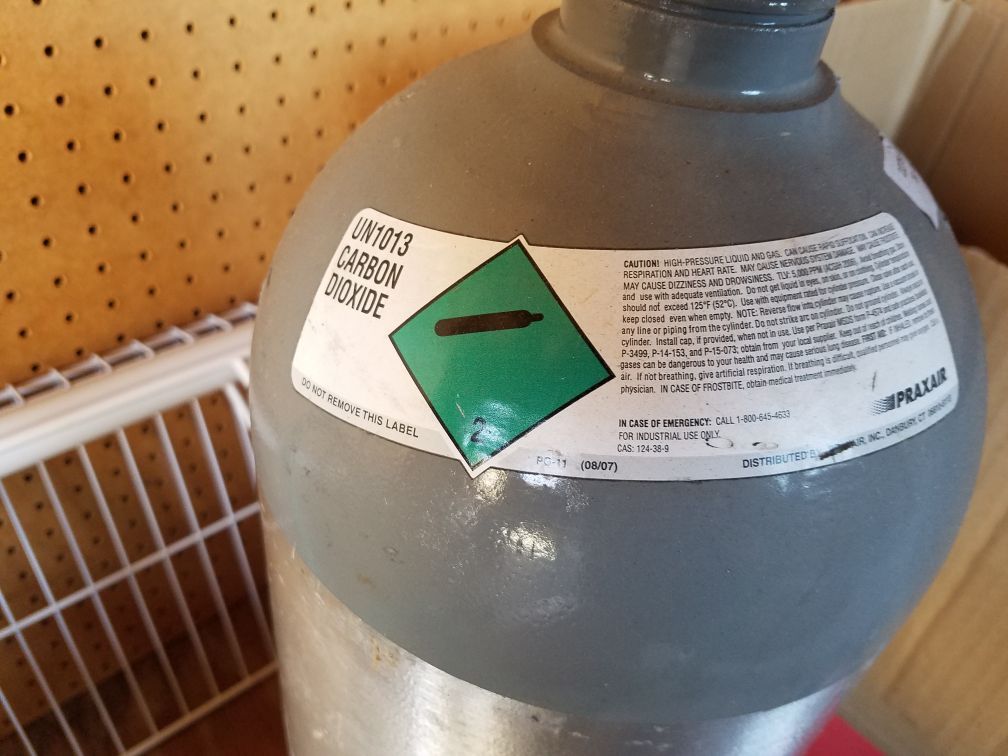 Praxair carbon dioxide tank UN1013 20lbs