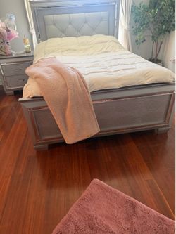 Bedroom set