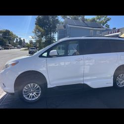 Toyota sienna handicap Mobility Van 