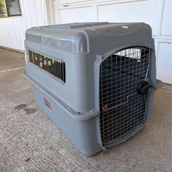 Large pet kennel