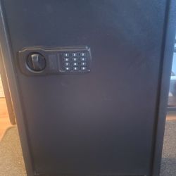 Key.
Cabinet