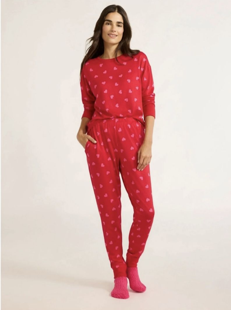 Red With Hearts Women's Pajama Top, Jogger Size L. (V)