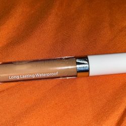 It's new, I didn't use it because it wasn't my color