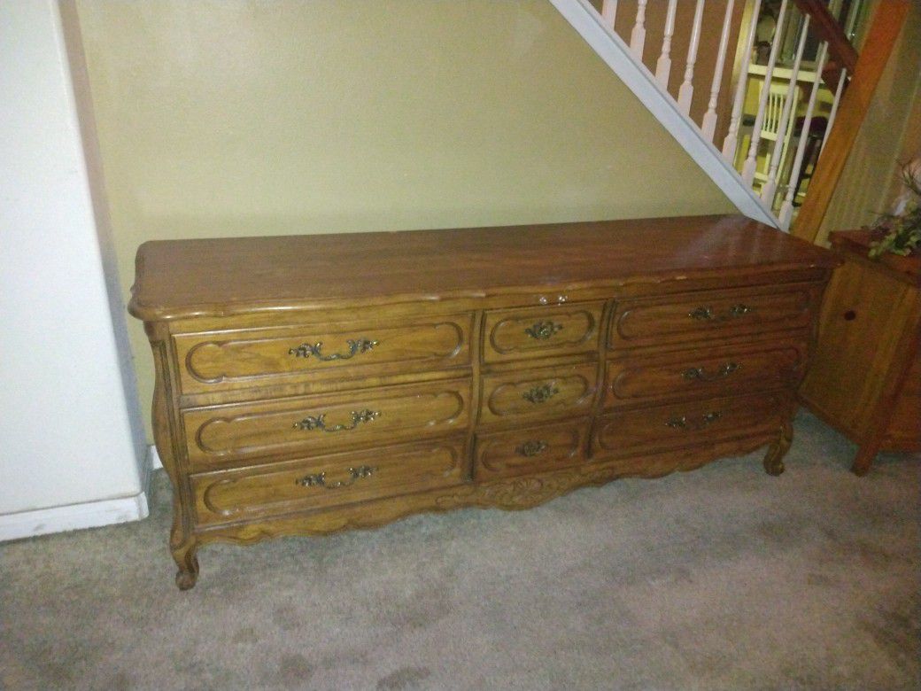 Antique Dresser/ Thomasville 