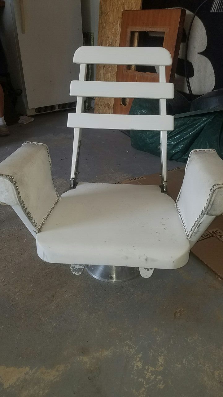 Fighting fishing chair