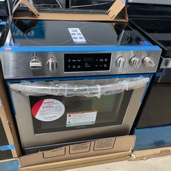 Slide In Range Frigidaire New 