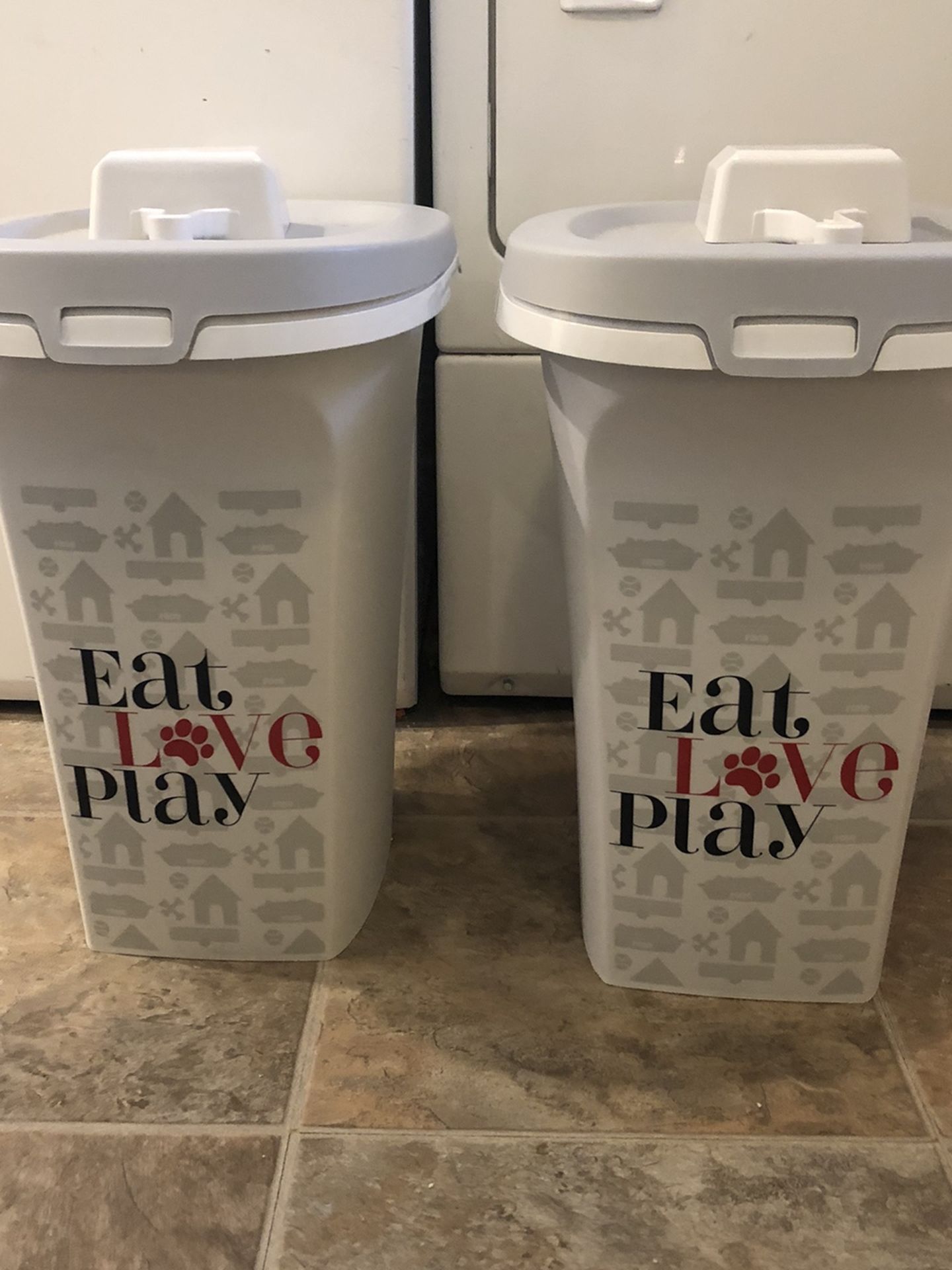 Pet supply storage