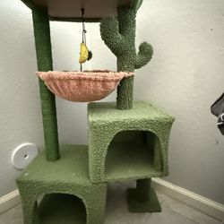 Kitten Accessory Lot: Includes Kat Tree, Litter Box, And Square Box House