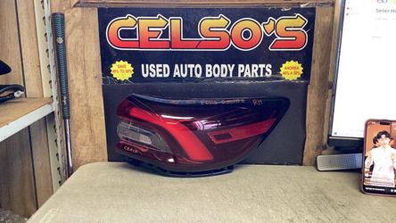 23 25 Ford Escape RH Tail Light LED OEM.