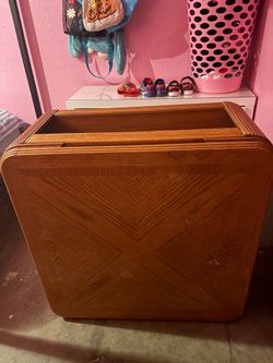 Rolling coffee table