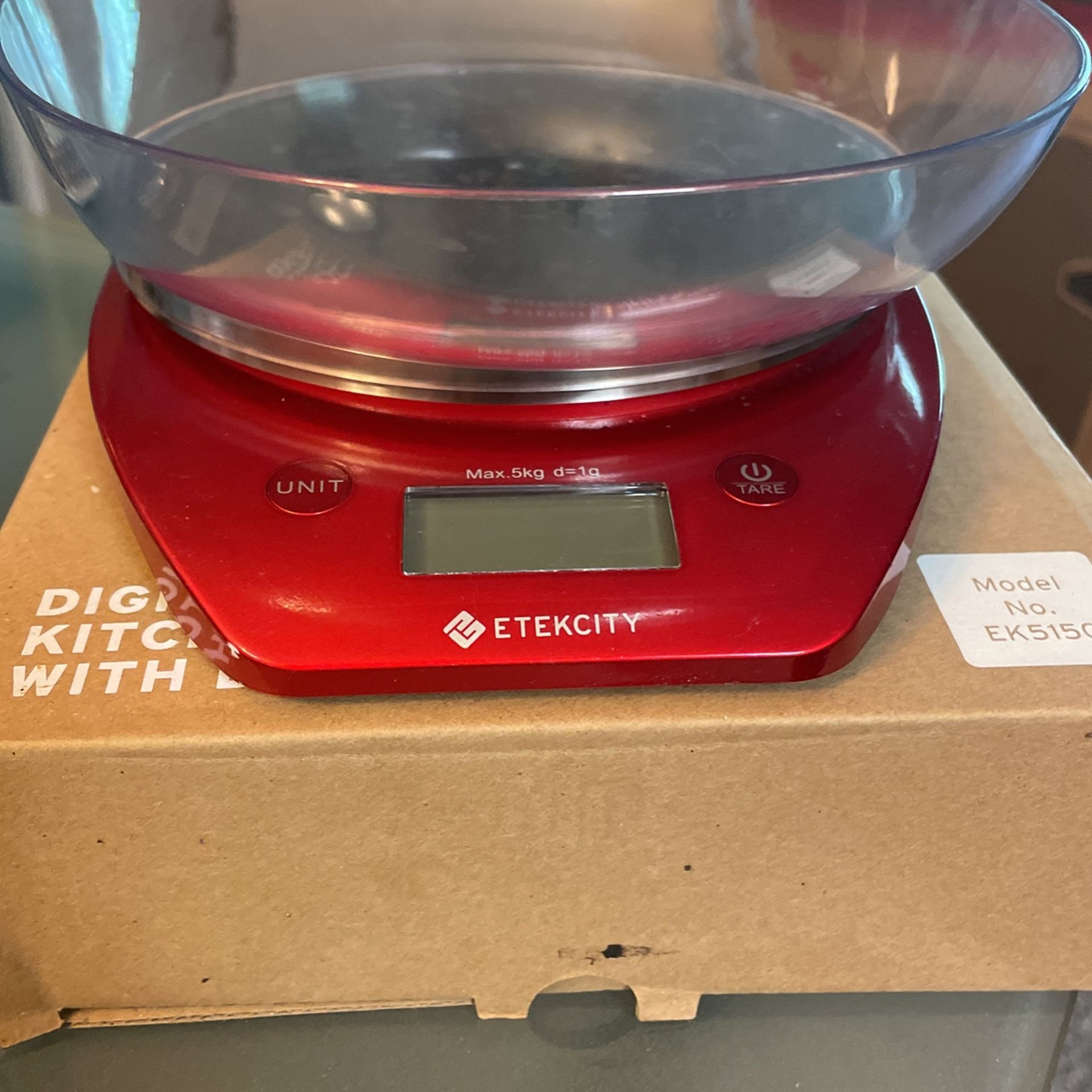 Etekcity Digital kitchen scale with bowl