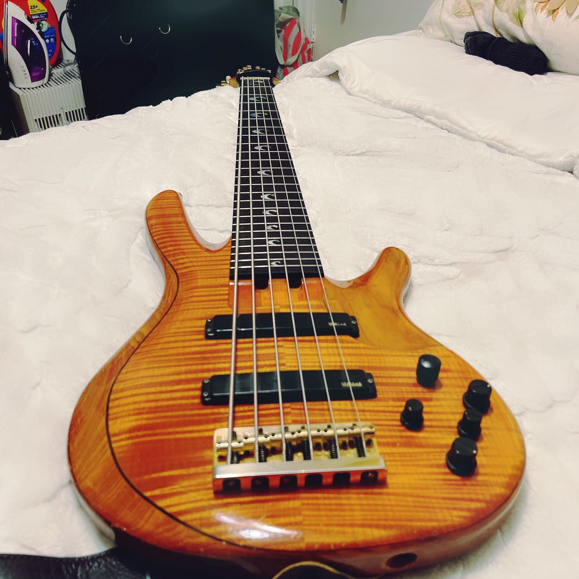 Yamaha TRB JP2 1 John Pattitucci 6 String Bass