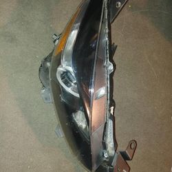 Front Light For A Mazda 3. Luz delantera Para Mazda 3
