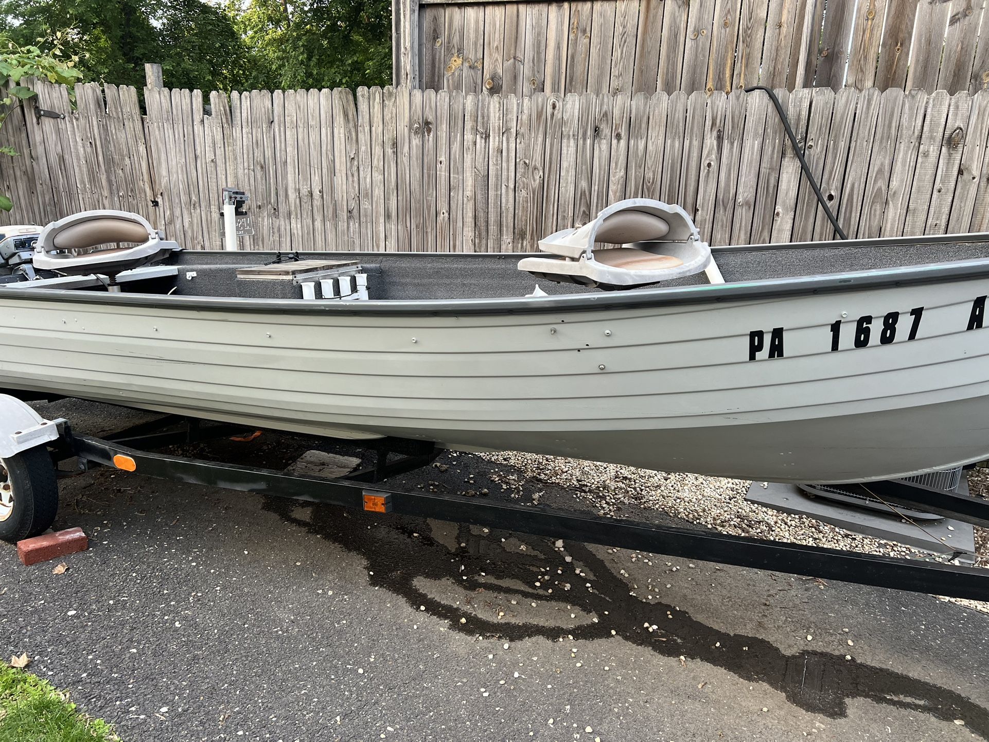 16’ 89 Alum Fisher Boat  / With Title 