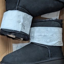 Ugg Size 6 Black Mini Bailey Bow II Boots NEW