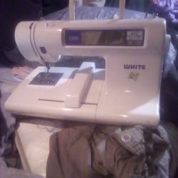 White 3300 Embroidery/ Sewing Machine