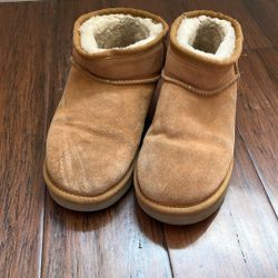 Ugg Shoes Has A Water Stain But It Can Be Cleaned