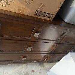 Dresser With Mirror And 1 Night Stand