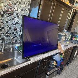 55inch jvc  smart   Tv with remote works great  85  cash Roseville to pickup