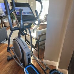 Nordic track Commercial 14.9 Elliptical