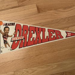 Vintage Clyde Drexler pennant