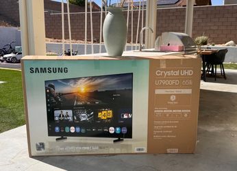 65” Samsung smart 4k led Uhd tv