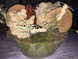 Burlap flower arrangement
