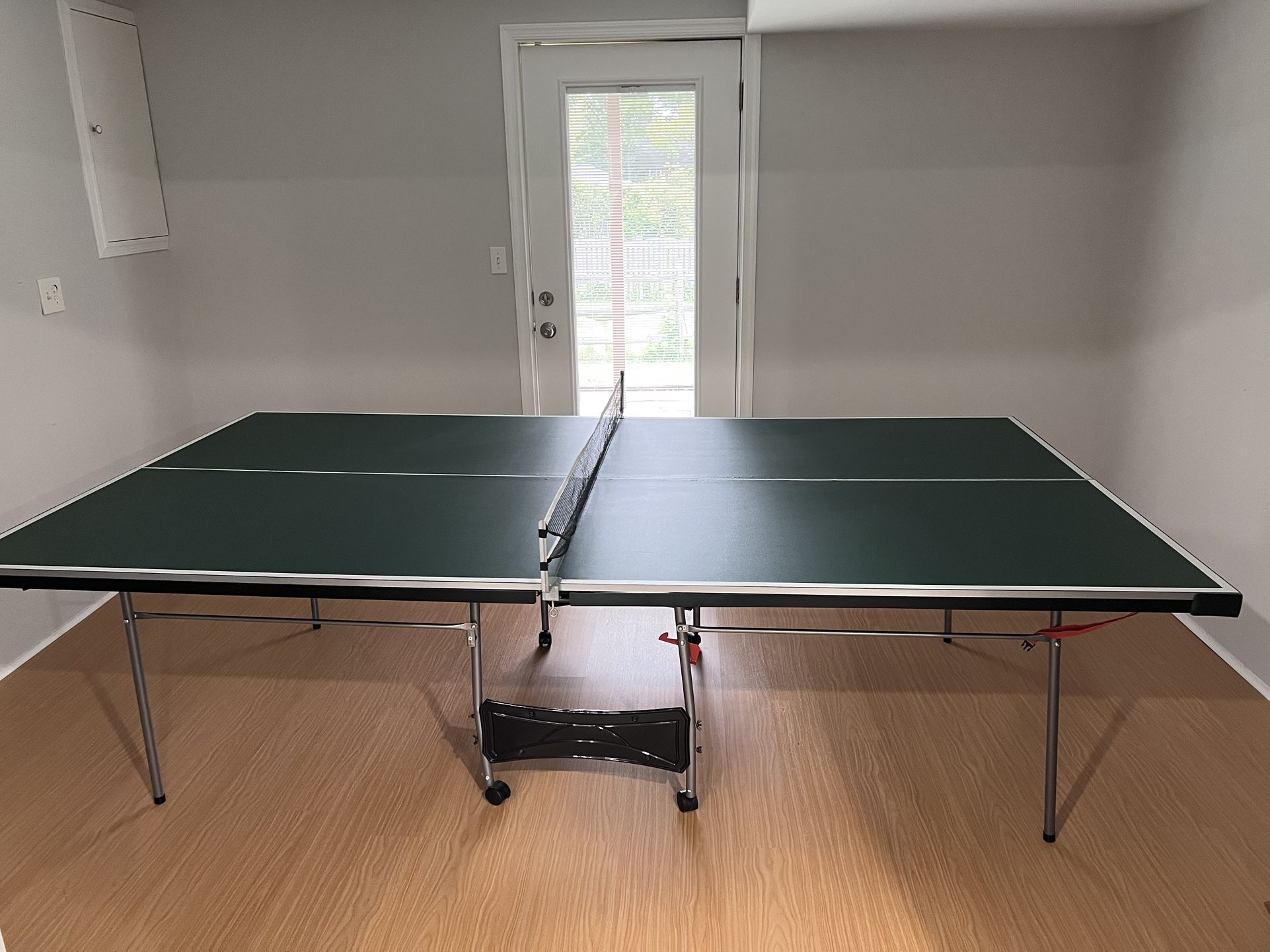 PING PONG TABLE