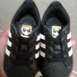Adidas Sneakers 