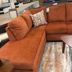 Aviemore 2pc Sectional With Chaise