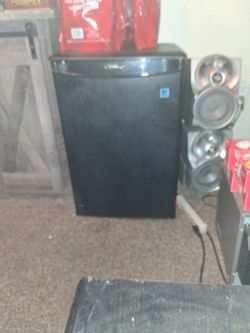 Regular Mini Fridge No Freezer 