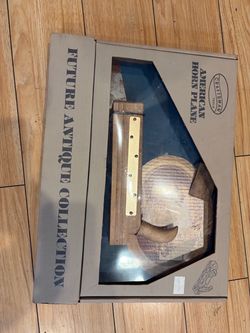 Craftsman wood plane with box