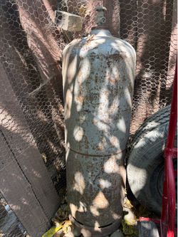 Steel cylinder propane tank