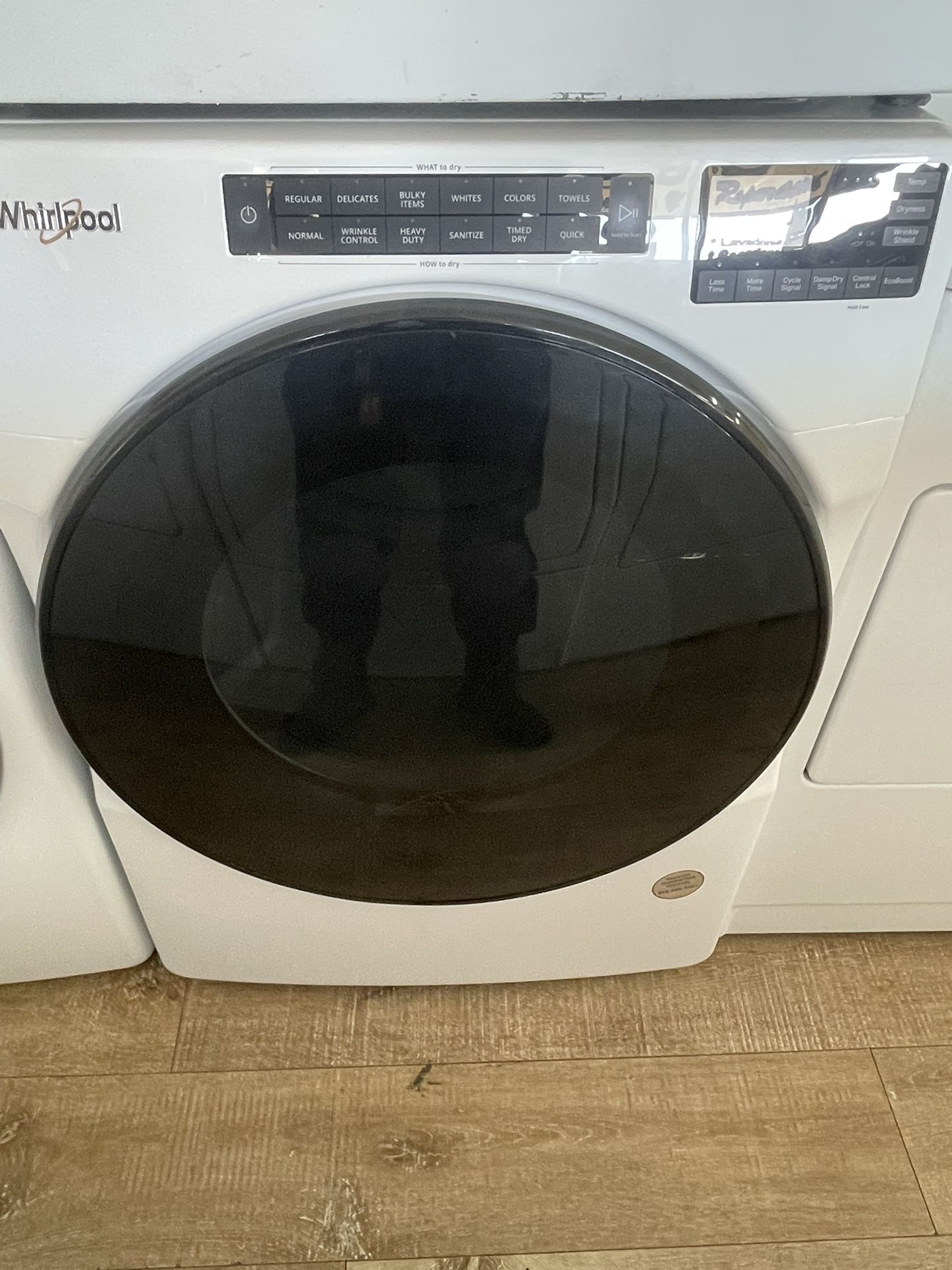 Whirlpool Stackable Gas Dryer In Excellent Condition