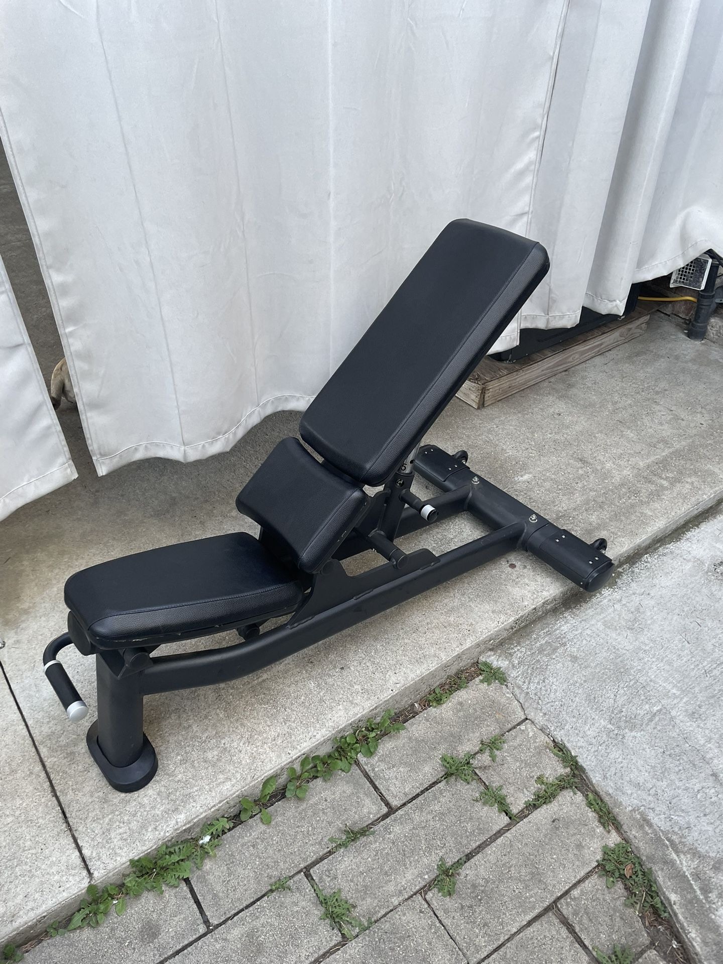 Life Fitness French Fitness Adjustable Bench OBO Trade